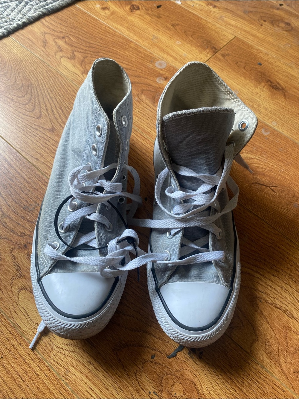 Converse Women's High-Top Sneakers in Light Gray and White 7.5